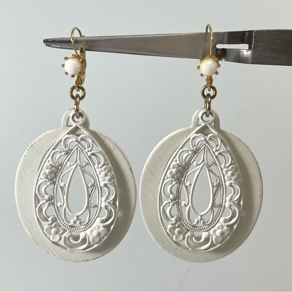 Vintage West Germany White Enamel Filigree Dangle Earrings Hoop Setting Bridal - Picture 3 of 7